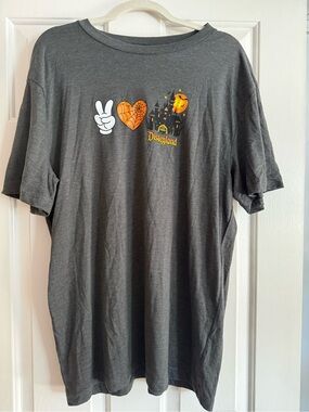 NWT Disney “Peace Love & Disneyland” Halloween Tee-Large